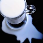 Dr. Greger: Hogyan végez a tejipar megtévesztő kutatásokat?