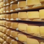 Több, mint 600 ezer tonna állati eredetű sajt áll amerikai raktárakban, mert senki nem akarja megvenni