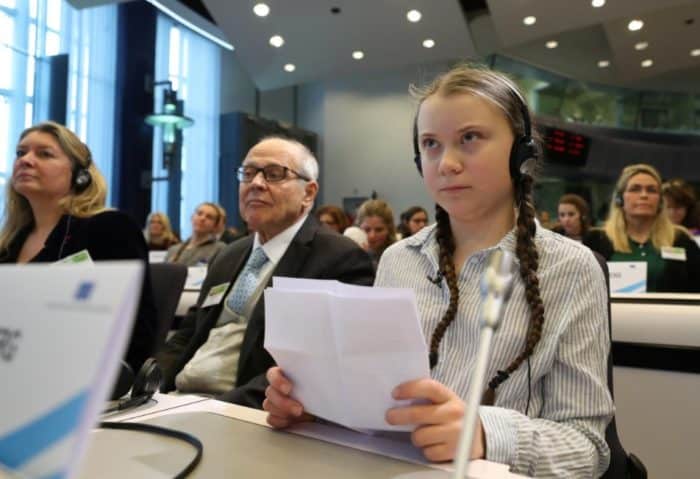 Greta Thunberg vegán és környezetvédő aktivista az EU gyűlésen