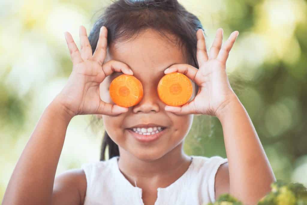 Hogyan nevelj gyümölcs és zöldségevő vegán gyerekeket