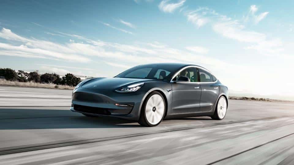 Vegán bőrbelsővel érkezik a Tesla Model 3