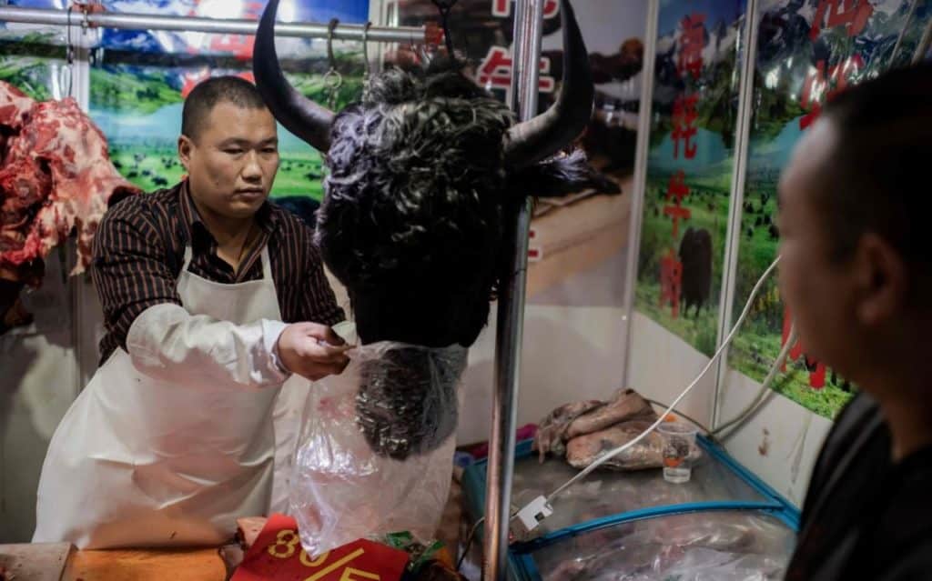 A kínai húspiacok is nagyban hozzájárultak a koronavírus elterjedéséhez