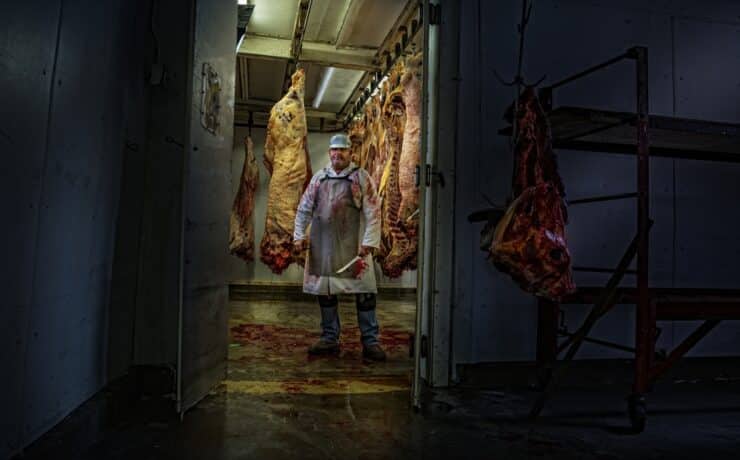 A vágóhídi dolgozók is a húsipar áldozatai