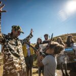 Amikor a nyúl viszi a puskát – vegán aktivisták demonstráltak a vadászati kiállítás ellen (képek)