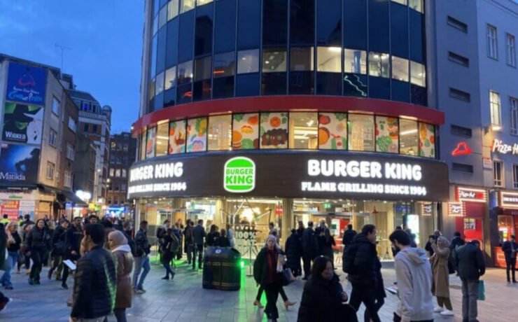 Egy hónapra teljesen vegánná vált egy ikonikus londoni Burger King étterem