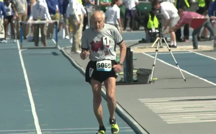 Ez a 100 éves vegán sportoló még mindig fut, sőt világrekorder