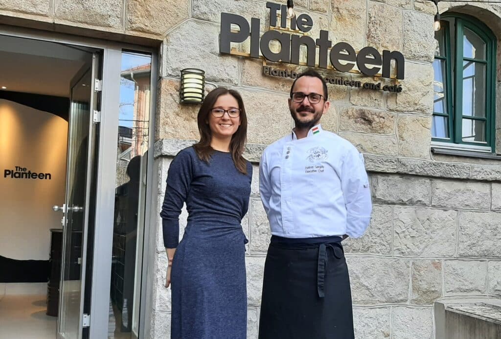 „Rengeteg lehetőség van még a növényi alapú étkezésben” – beszélgetés a The Planteen étterem ügyvezetőjével és séfjével