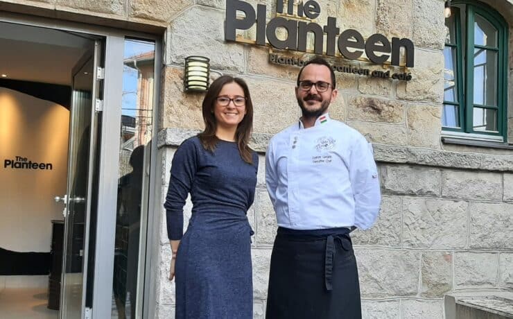 „Rengeteg lehetőség van még a növényi alapú étkezésben” – beszélgetés a The Planteen étterem ügyvezetőjével és séfjével