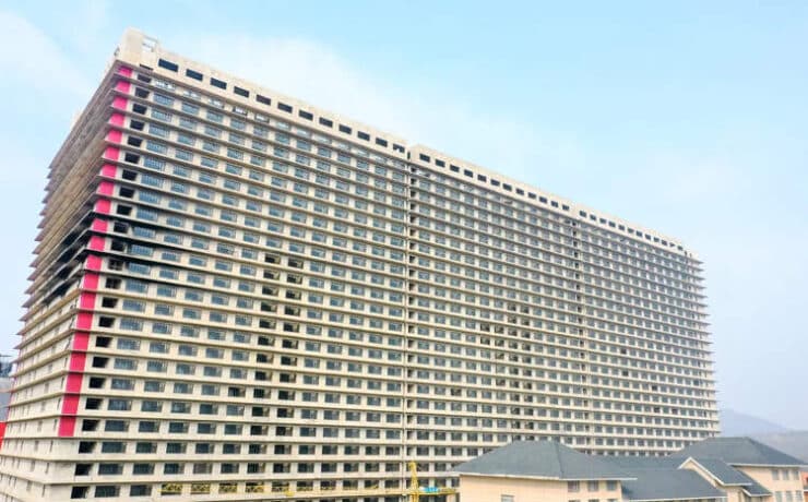 Így néz ki a 26 emeletes sertéstelep Kínában, ahol évente több mint egymillió állatot vágnak le