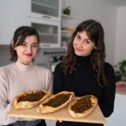 Csenge és Flóra világkonyhája - vegán pide Törökországból