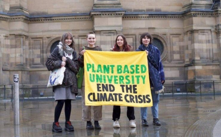 Az Edinburgh-i Egyetem ellenáll: nemet mondtak a hallgatók a vegán menüre