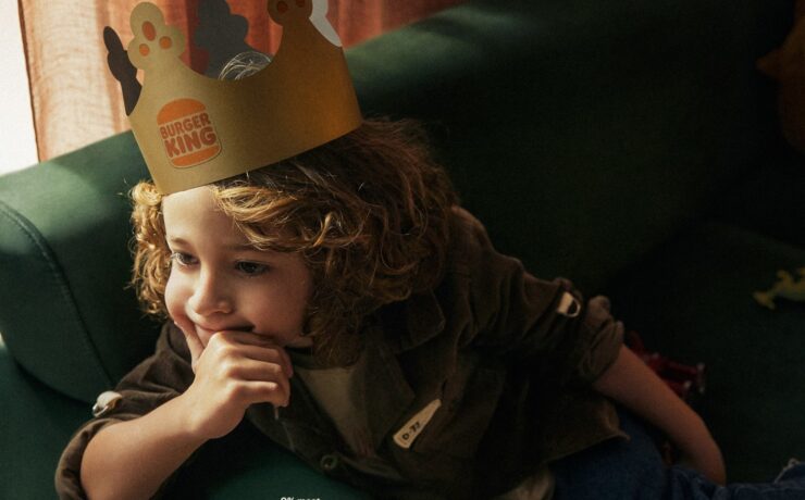A Burger King új reklámja a gyerekekre és a vegán csirkés szendvicsükre fókuszál