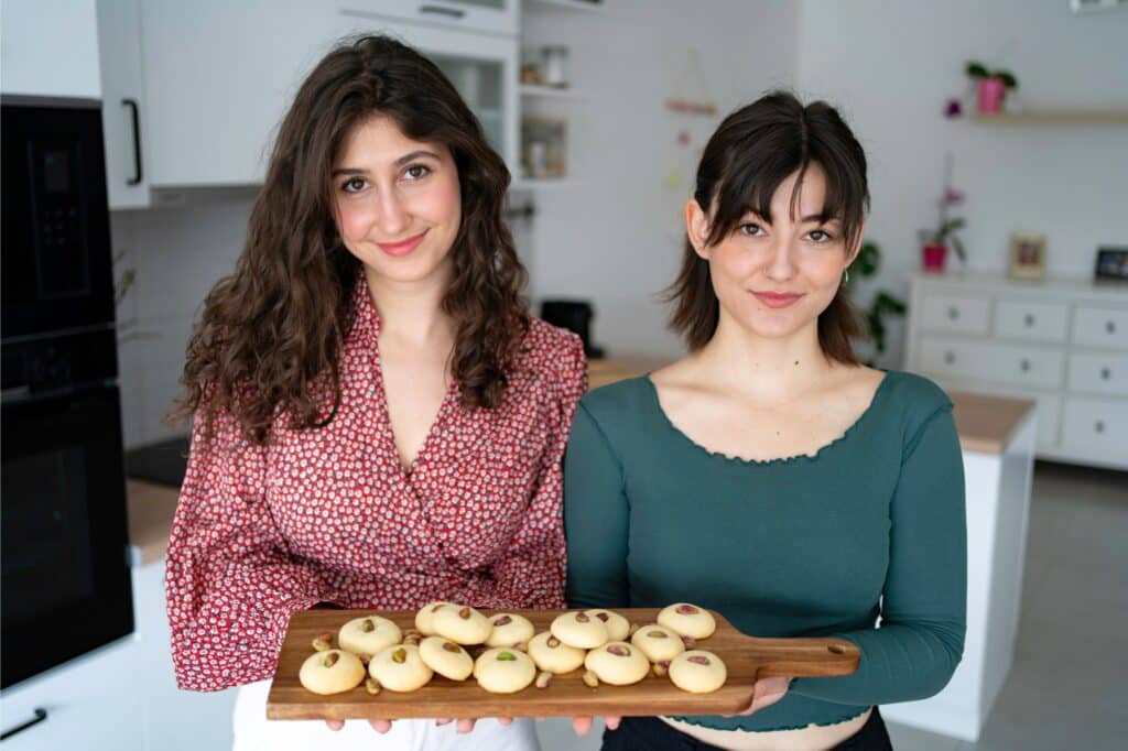 Csenge és Flóra világkonyhája: ghraybeh, a Közel-Kelet omlós keksze
