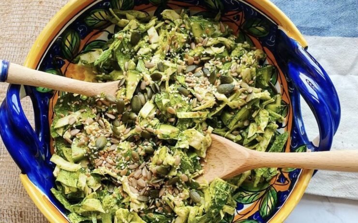 „Zöld istennő” saláta tökmagos-bazsalikomos öntettel