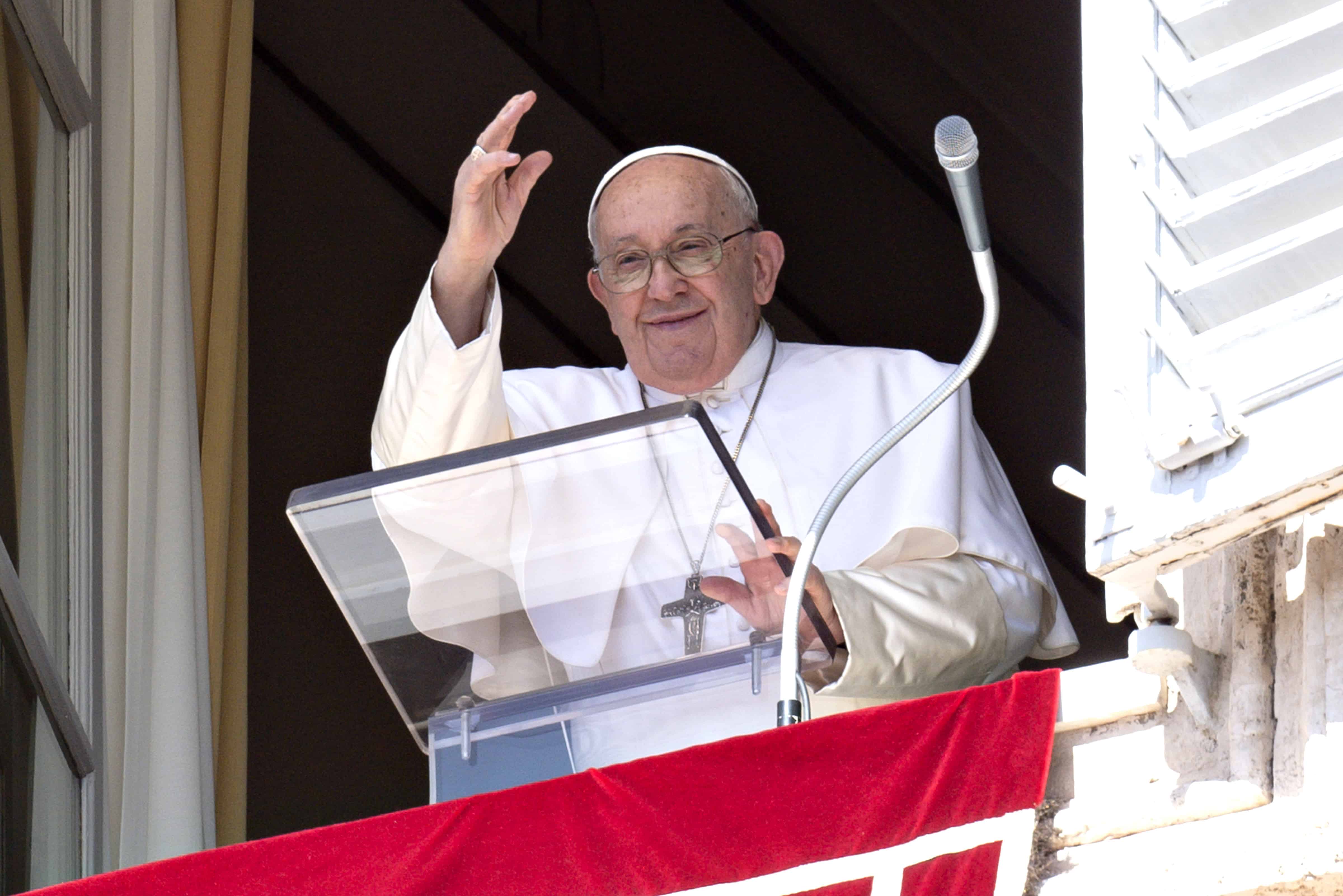 A húshagyó péntek hagyományának felélesztésére szólították fel Ferenc pápát aktivisták
