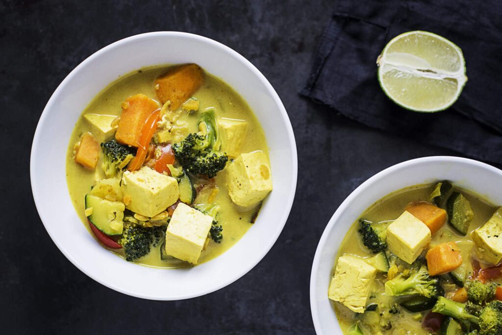 Vegán thai zöld curry tofuval
