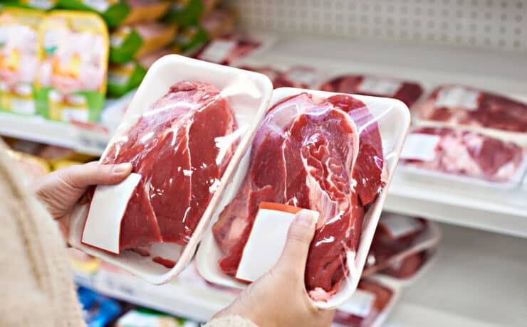 Hazug klímavédelmi ígéretekkel csapta be vásárlóit egy húsipari vállalat, precedensértékű büntetést kapott