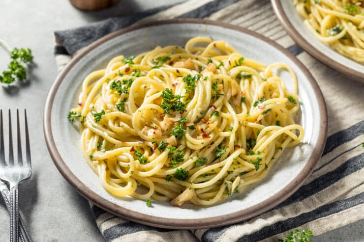 Aglio e olio, azaz fokhagymás spagetti: az olaszok „nincs itthon semmi” tésztája