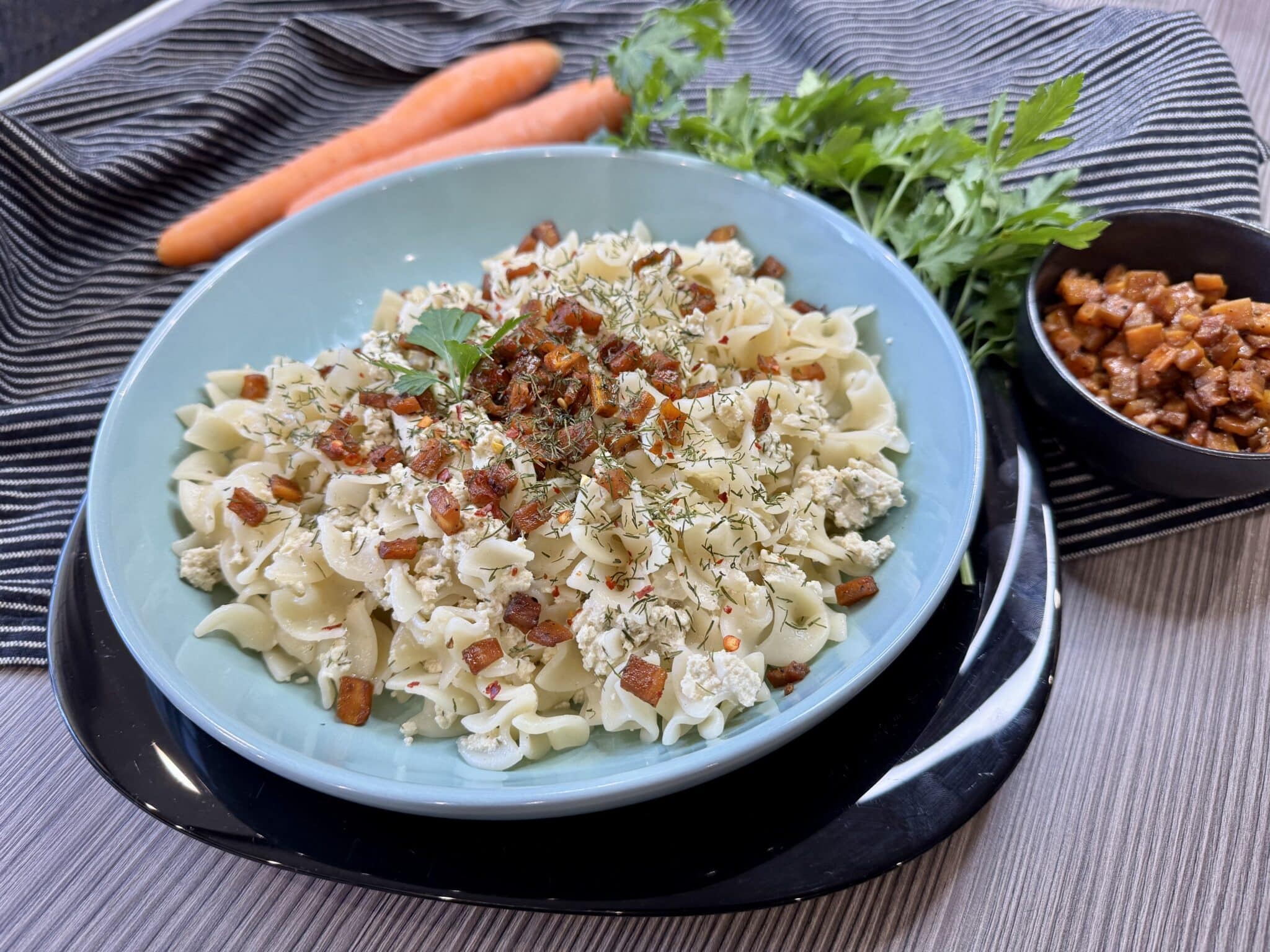 Vegán túrós csusza répapörccel