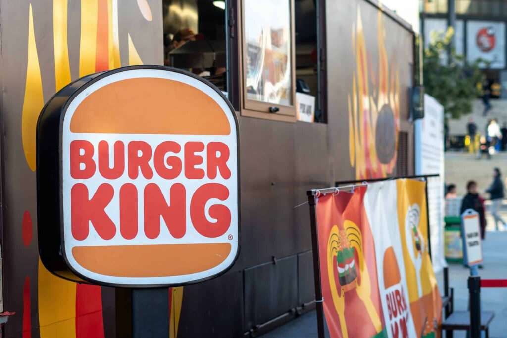 Burger King logó és hirdetés egy plázában